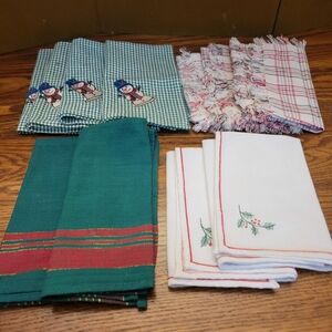 Mixed Lot of Seasonal Holiday Winter Christmas Cloth Napkins.